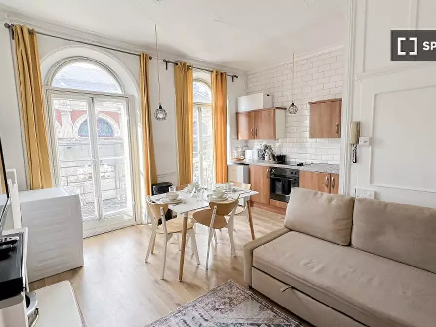 Immagine 17 di Appartamento in affitto  in A Long Ln a Islington
