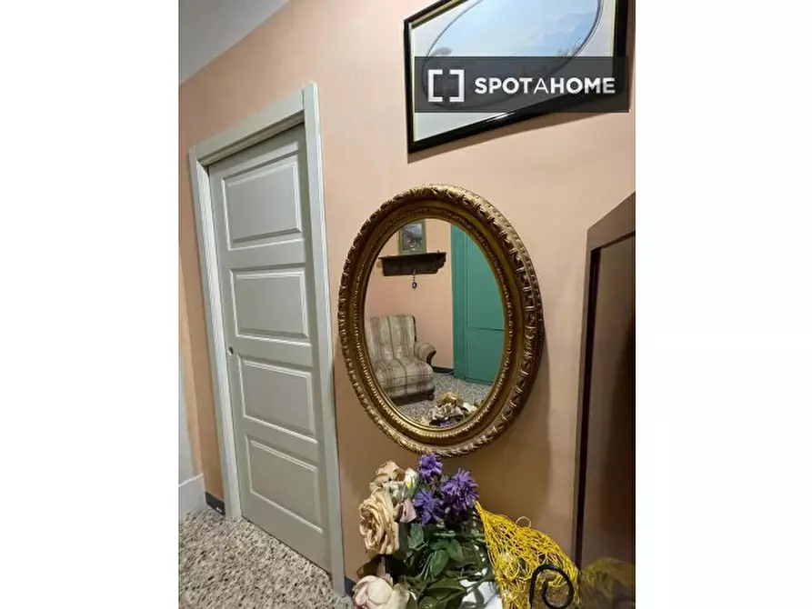 Immagine 11 di Camera condivisa in affitto  in Vico Latilla a Napoli