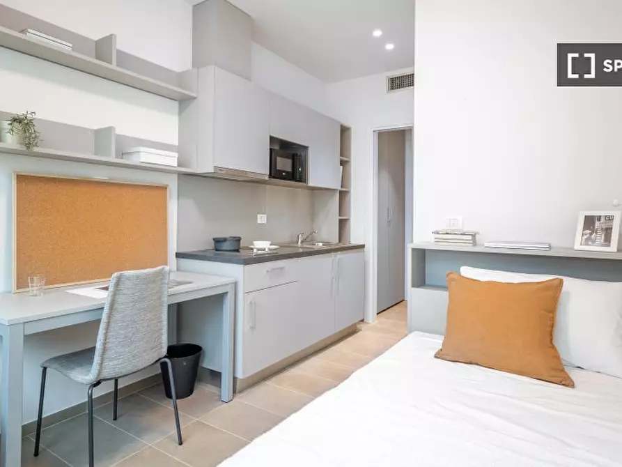 Immagine 1 di Ufficio in affitto  in Viale della Toscana a Firenze