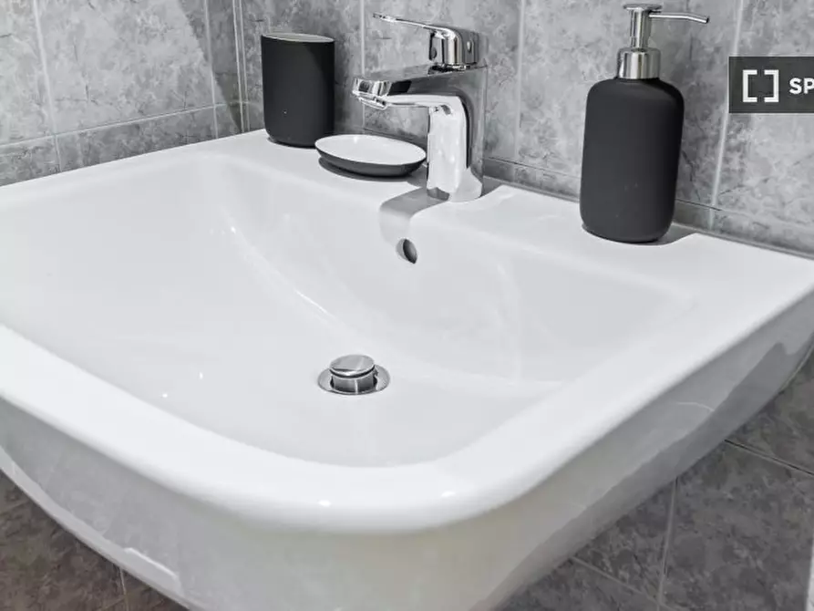 Immagine 6 di Camera condivisa in affitto  in Via Giuseppe Massarenti a Milano