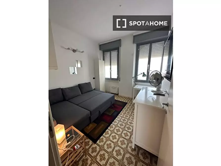 Immagine 3 di Camera condivisa in affitto  in Via Luigi Mercantini a Milano