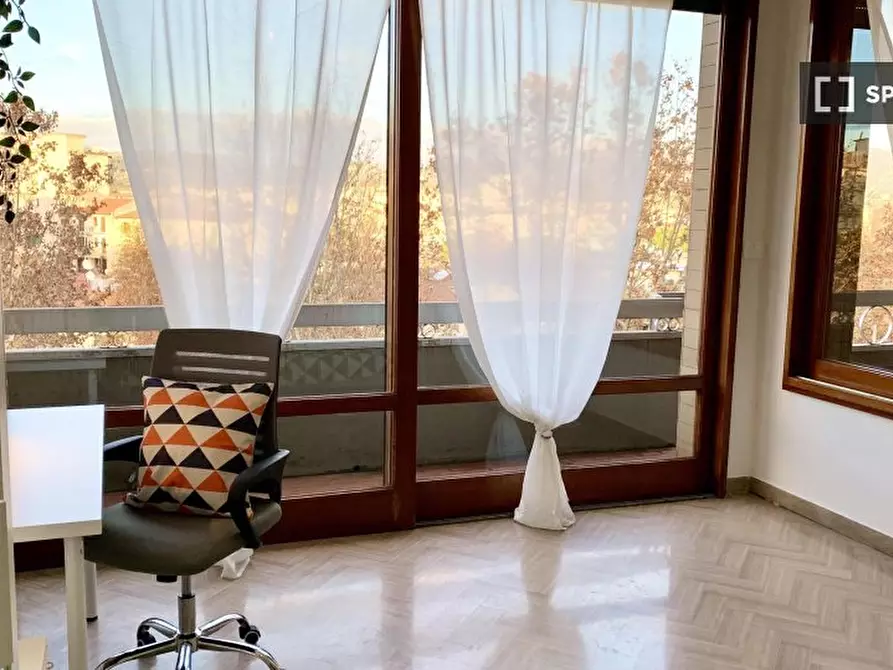 Immagine 2 di Camera condivisa in affitto  in VIALE F. REDI a Firenze