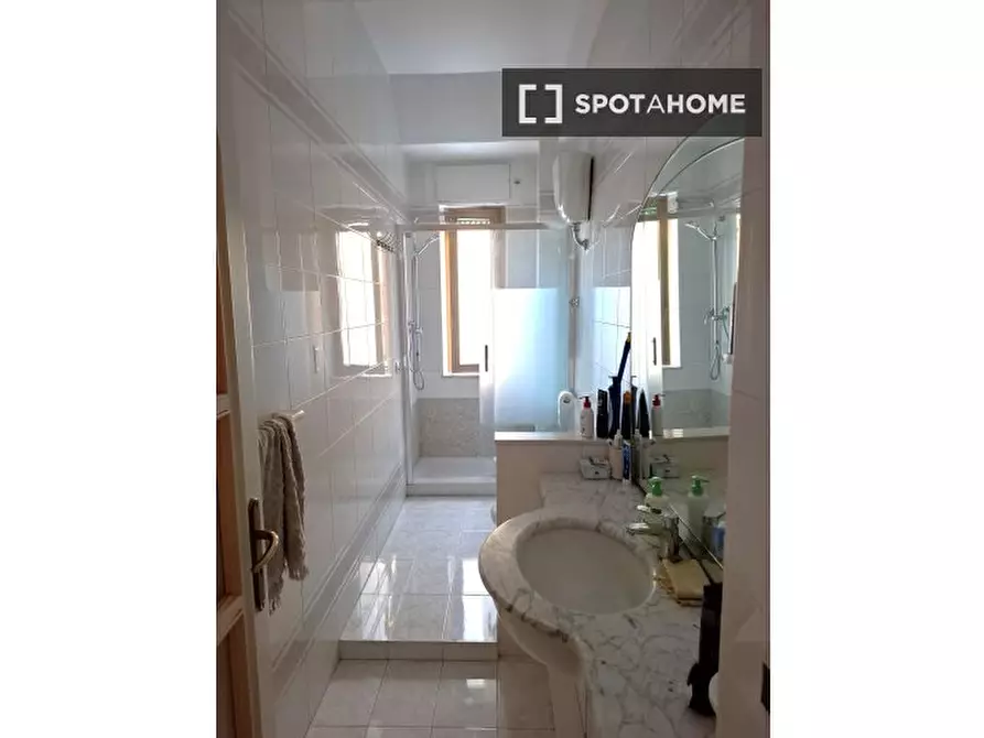Immagine 2 di Appartamento in affitto  in Via Diomede Carafa a Napoli