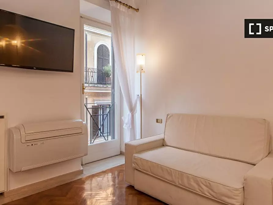 Immagine 2 di Appartamento in affitto  in Via del Gambero, 00187 Roma RM, Italy a Roma