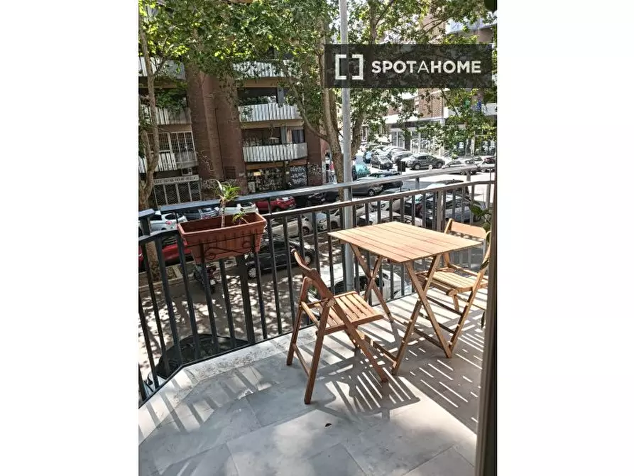 Immagine 16 di Camera condivisa in affitto  in Via Ippolito Nievo a Roma