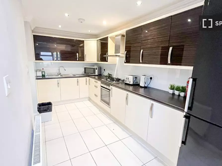 Immagine 2 di Appartamento in affitto  in Netherwood St a Camden Town