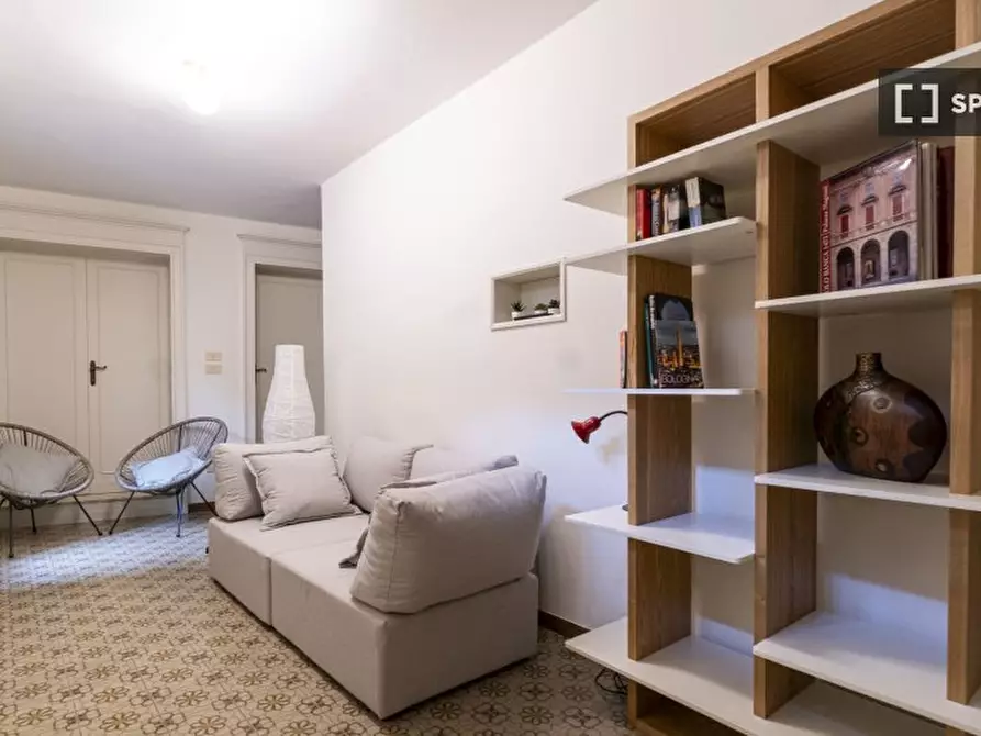 Immagine 2 di Appartamento in affitto  in Via Castiglione a Bologna