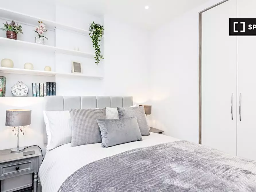 Immagine 1 di Appartamento in affitto  in Talbot Rd a Kensington