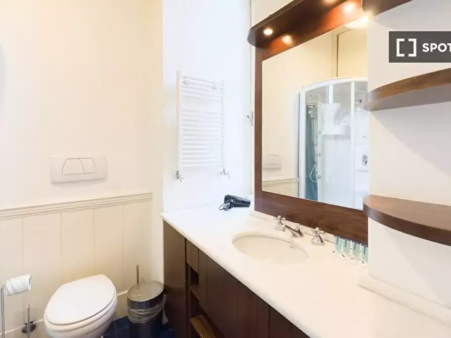 Immagine 12 di Appartamento in affitto  in Via della Mercede a Roma