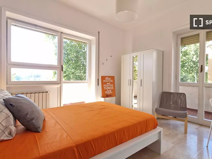 Immagine 2 di Camera condivisa in affitto  in Lungotevere di Pietra Papa a Roma