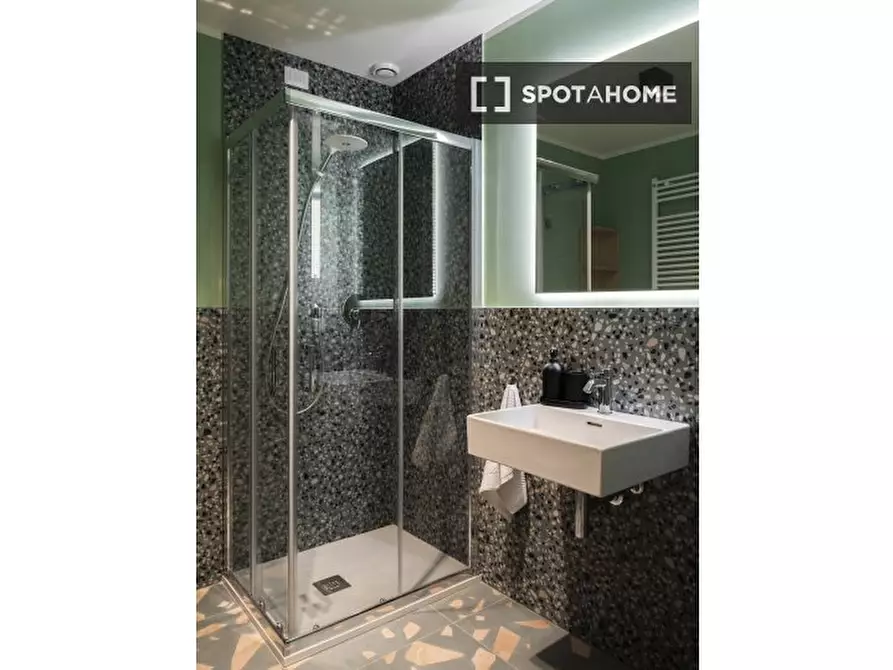 Immagine 3 di Camera condivisa in affitto  in Corso Novara a Torino