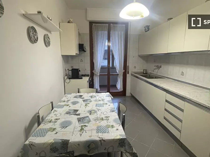 Immagine 12 di Camera condivisa in affitto  in Via Ugo Foscolo a Scandicci