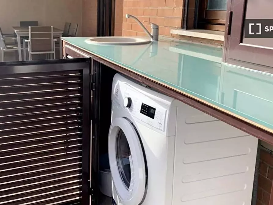 Immagine 13 di Appartamento in affitto  in V.le della Grande Muraglia a Roma