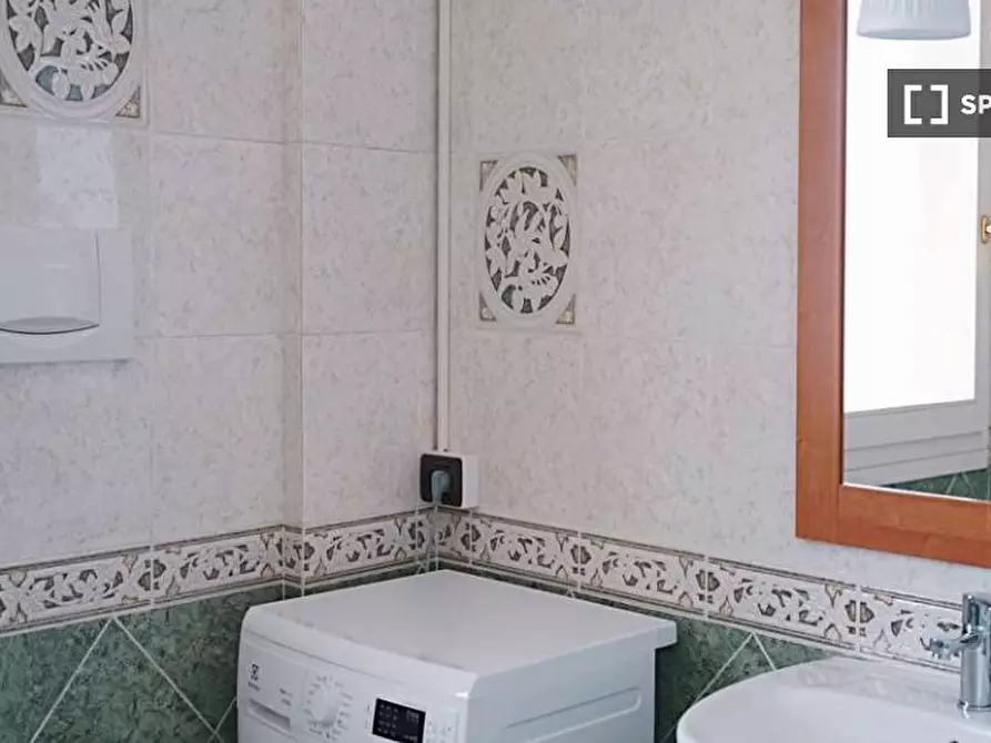 Immagine 17 di Camera condivisa in affitto  in Via Santa Croce a Bologna