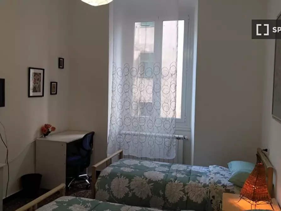 Immagine 9 di Camera condivisa in affitto  in Via Venezia a Genova