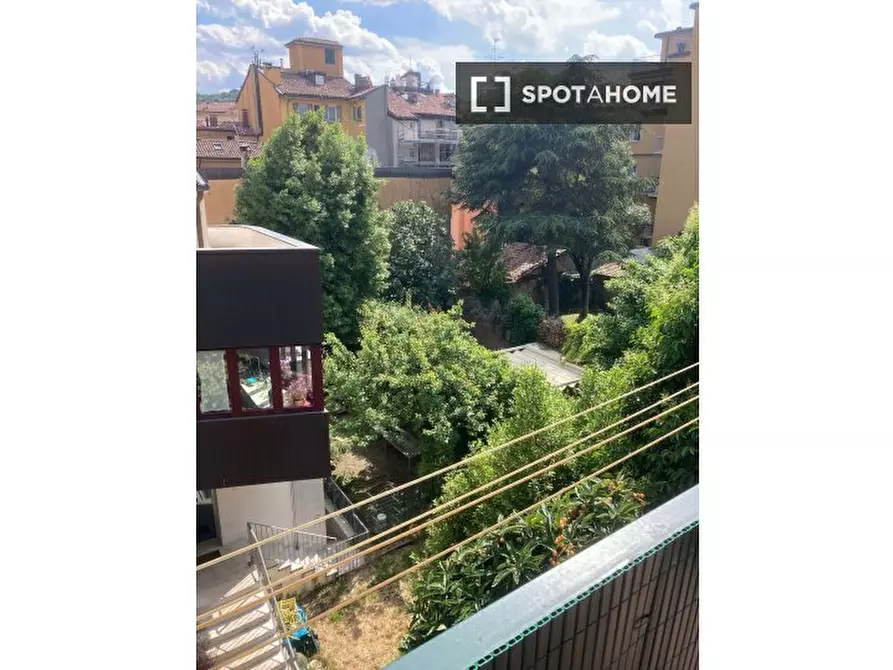 Immagine 15 di Appartamento in affitto  in Via Arienti a Bologna