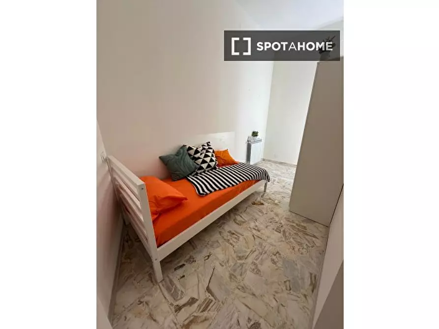 Immagine 11 di Camera condivisa in affitto  in Via Grazia Deledda a Cagliari