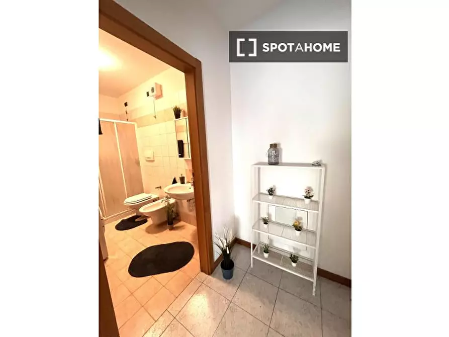 Immagine 12 di Camera condivisa in affitto  in Bolzano a Trento