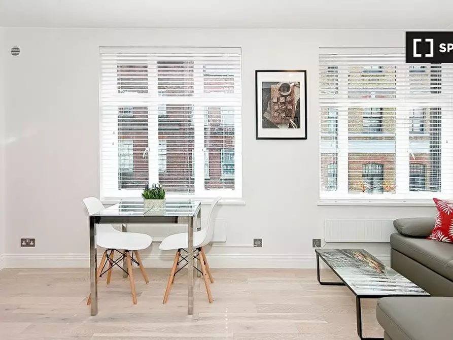 Immagine 3 di Appartamento in affitto  in Flat 7 Greek St a 