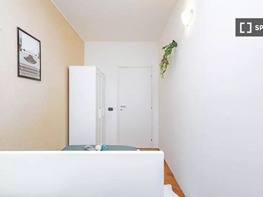 Immagine 5 di Camera condivisa in affitto  in Via Francesco Caracciolo a Milano