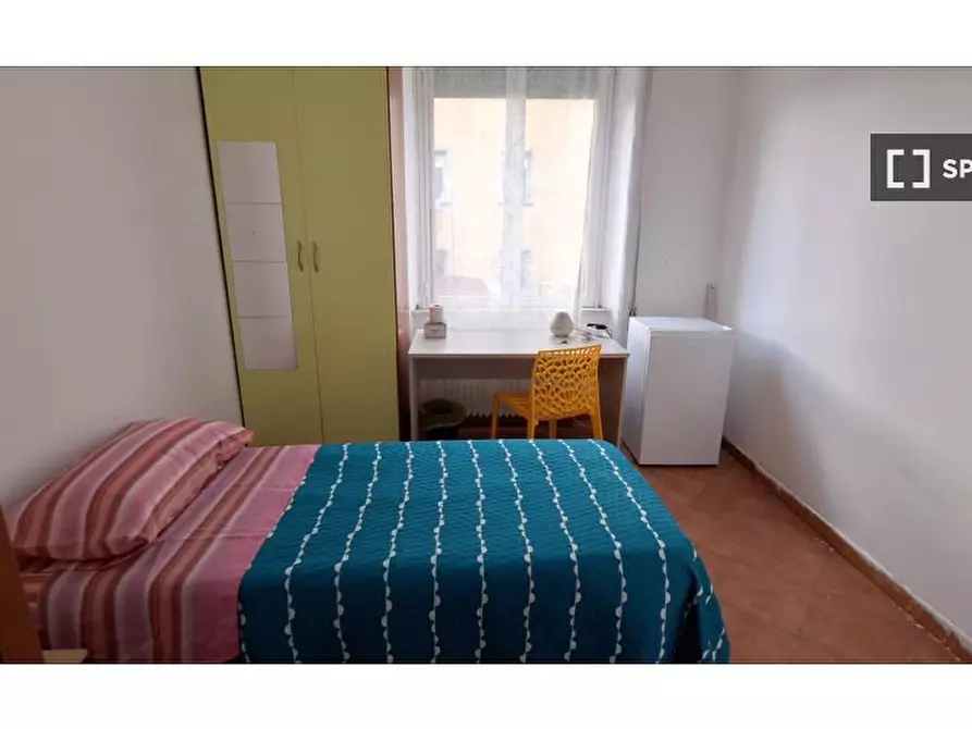 Immagine 14 di Camera condivisa in affitto  in Via S. Arcangelo a Baiano a Napoli