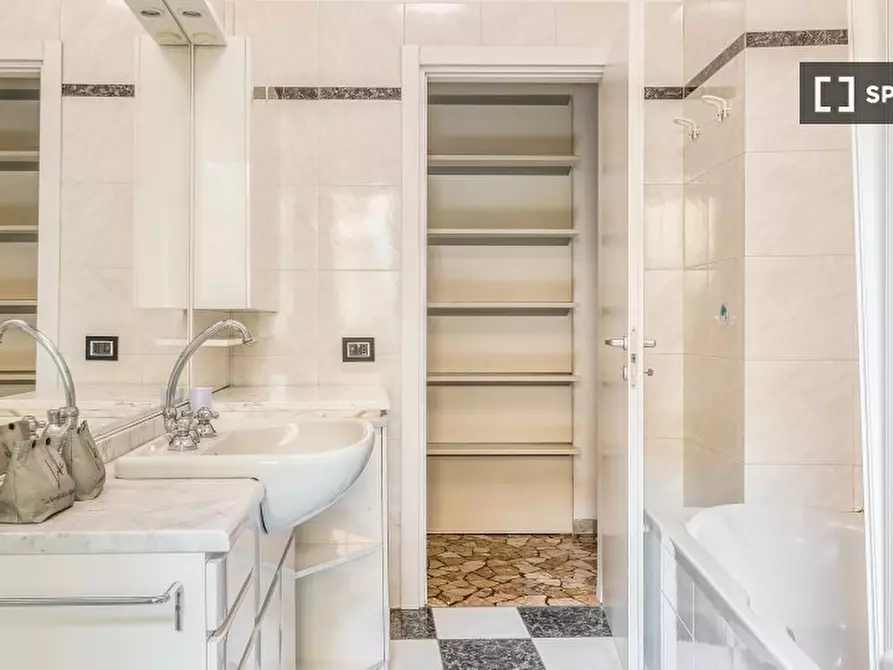 Immagine 14 di Appartamento in affitto  in Via Varese a Milano