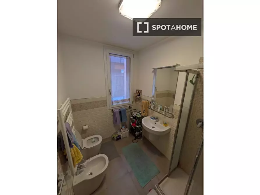 Immagine 11 di Camera condivisa in affitto  in Via Donato Creti a Bologna