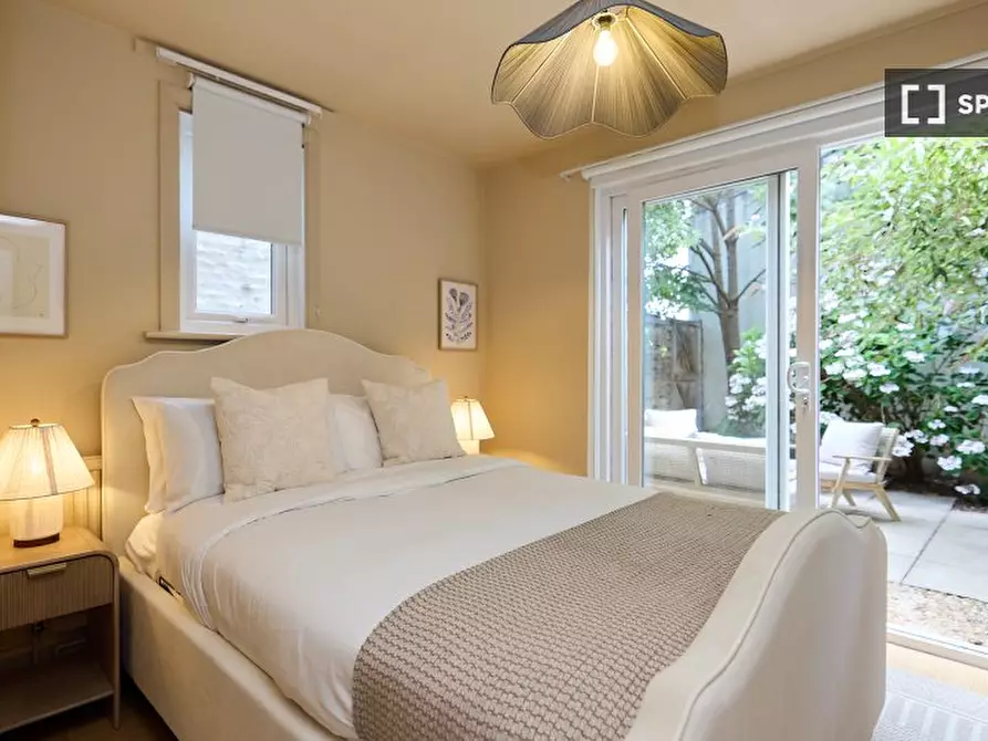 Immagine 1 di Appartamento in affitto  in Blythe Road a Hammersmith