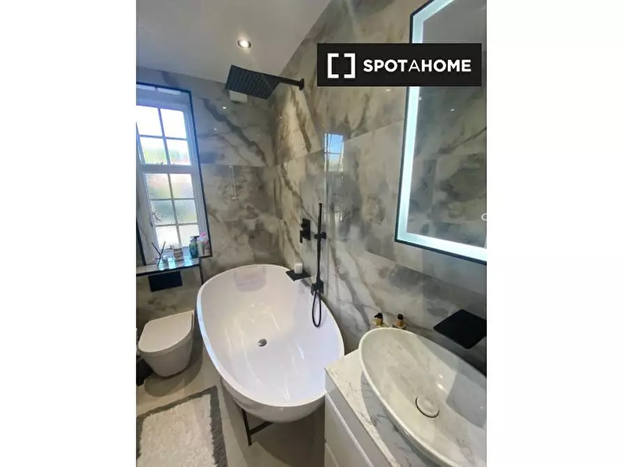 Immagine 8 di Appartamento in affitto  in Hillside Court a Camden Town