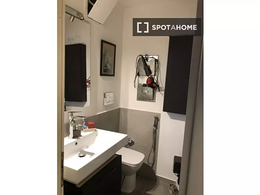 Immagine 10 di Appartamento in affitto  in Viale dell'Acquedotto Alessandrino a Roma