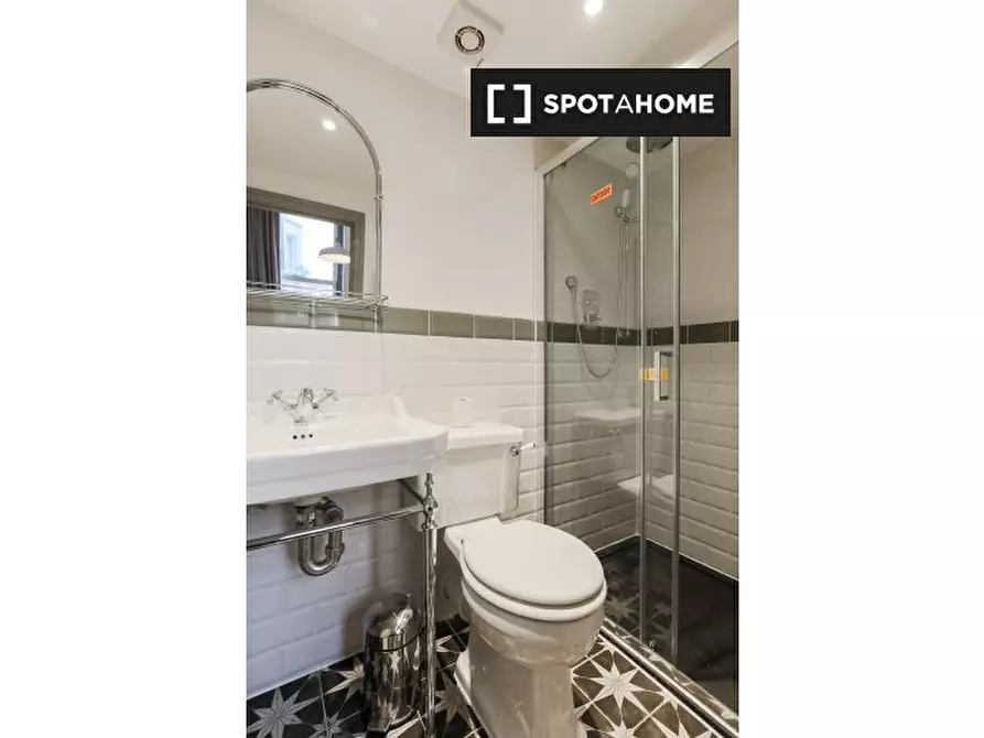 Immagine 10 di Appartamento in affitto  in Nevern Rd a Kensington