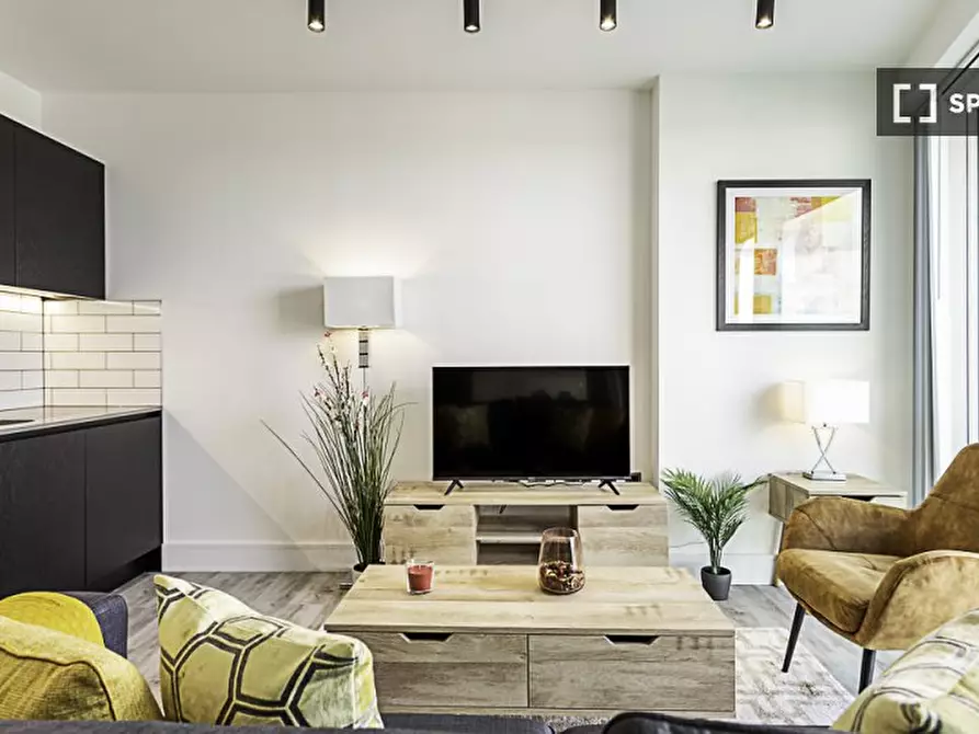 Immagine 17 di Appartamento in affitto  in Icon Tower a Ealing