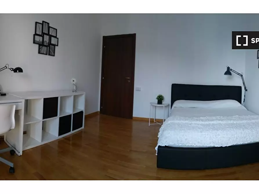 Immagine 5 di Camera condivisa in affitto  in Via Carlo Valvassori Peroni a Milano