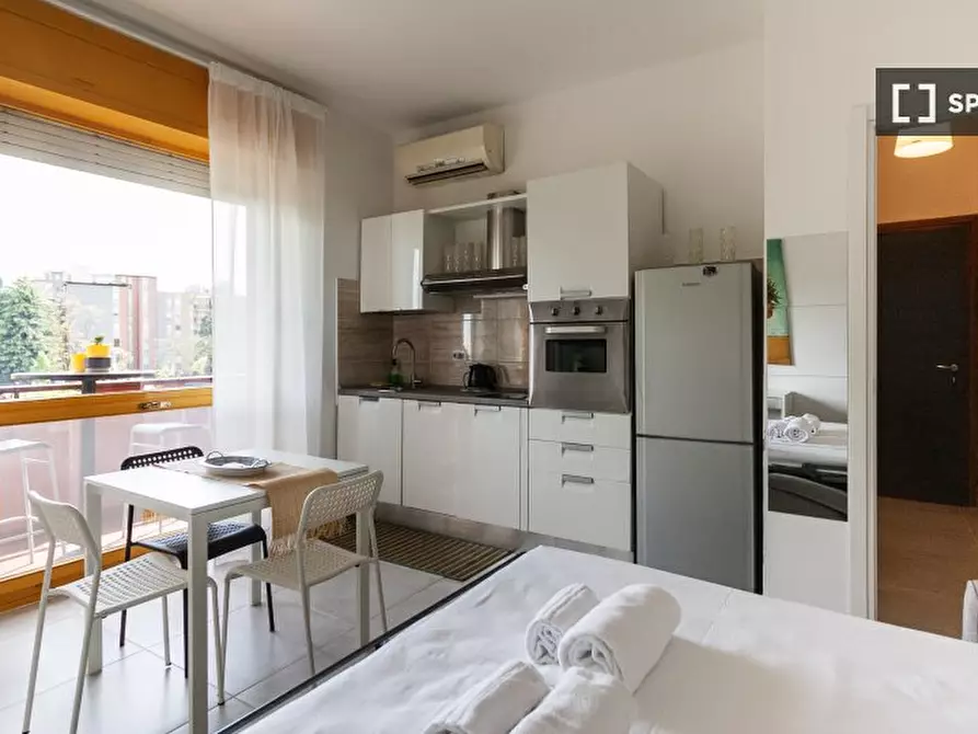 Immagine 10 di Ufficio in affitto  in Via Paul Valery a Milano