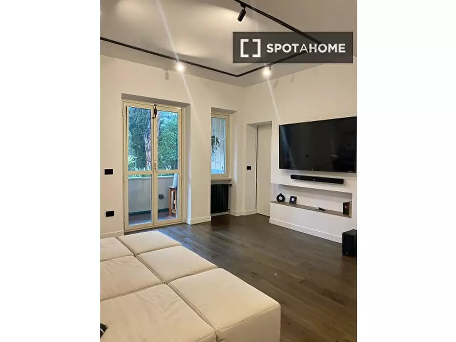 Immagine 6 di Appartamento in affitto  in Salita del Poggio Laurentino a Roma