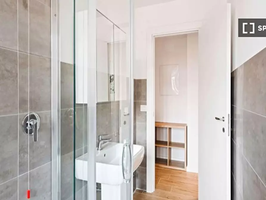 Immagine 11 di Camera condivisa in affitto  in Viale Legioni Romane a Milano