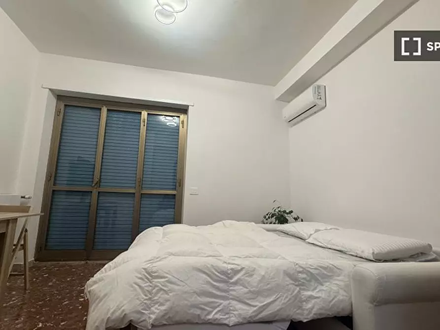 Immagine 3 di Camera condivisa in affitto  in V. Morozzo della Rocca a Roma