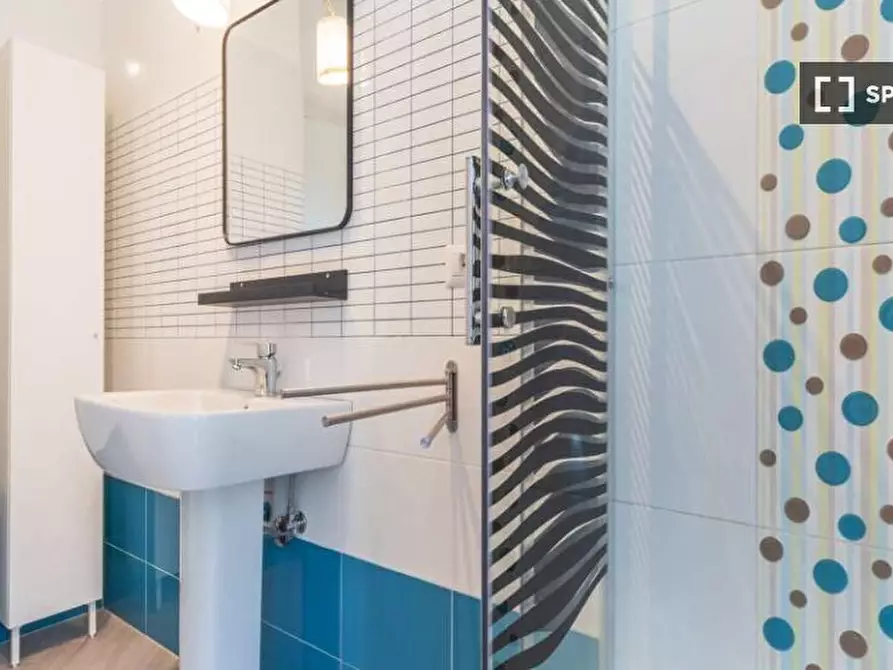 Immagine 17 di Camera condivisa in affitto  in Via Francesco Buonamici a Roma