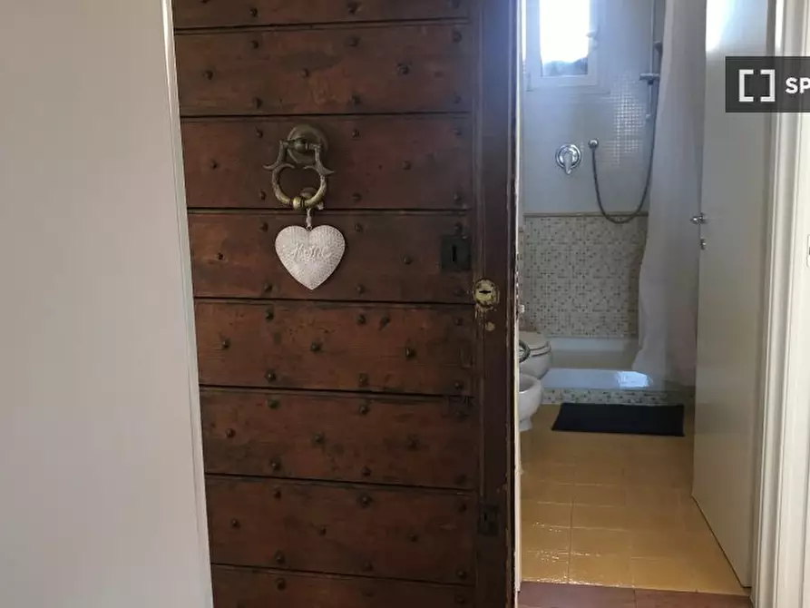 Immagine 15 di Appartamento in affitto  in Via Garibaldi a Roma