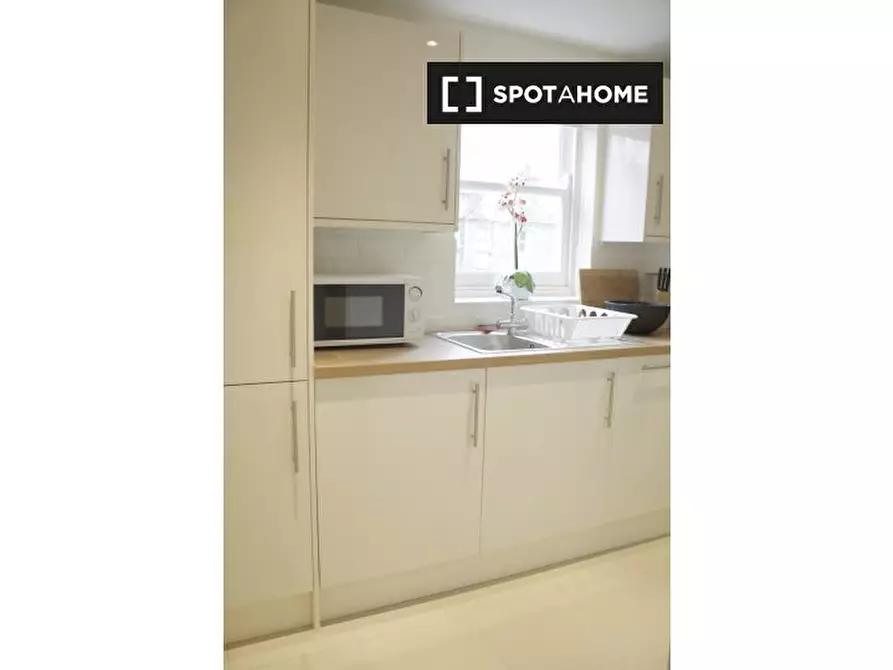 Immagine 7 di Appartamento in affitto  in Ladbroke Grove a Kensington