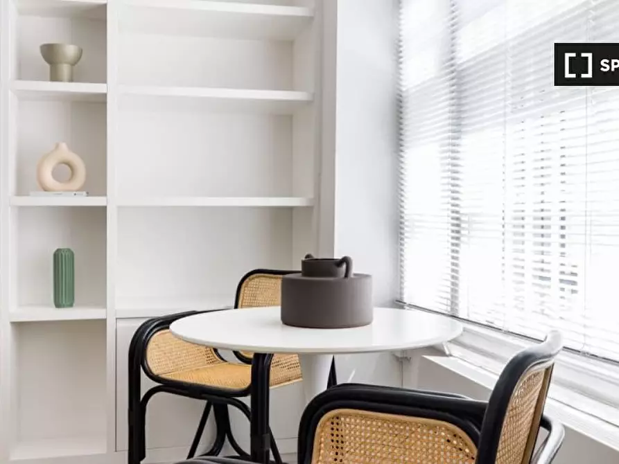 Immagine 11 di Ufficio in affitto  in flat a a Kensington