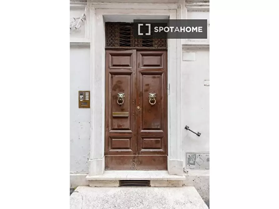 Immagine 13 di Appartamento in affitto  in Via Gregoriana a Roma