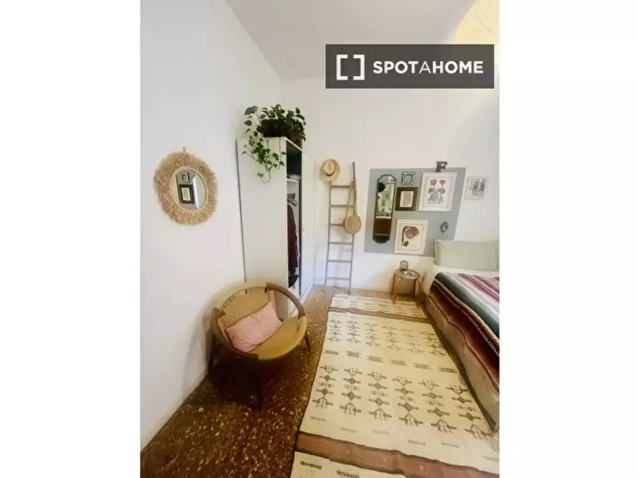 Immagine 2 di Camera condivisa in affitto  in Via Giuseppe Cei a Roma