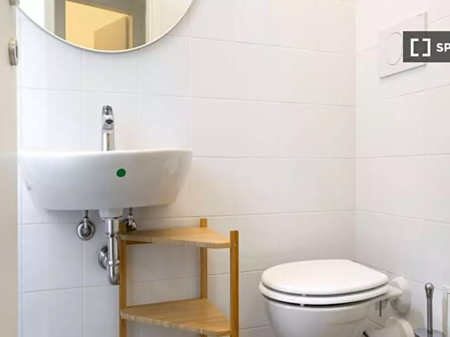 Immagine 13 di Camera condivisa in affitto  in Via Lorenteggio a Milano