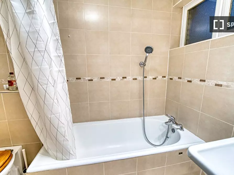 Immagine 2 di Appartamento in affitto  in Spruce Hills Rd a Walthamstow