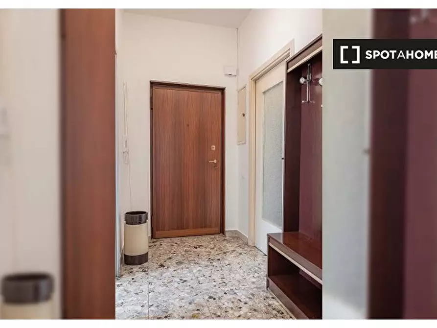 Immagine 9 di Camera condivisa in affitto  in Via Simone Saint Bon a Milano