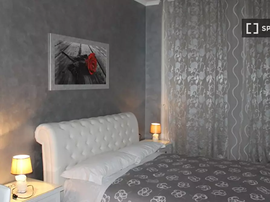 Immagine 7 di Camera condivisa in affitto  in Via Gian Luca Squarcialupo a Roma