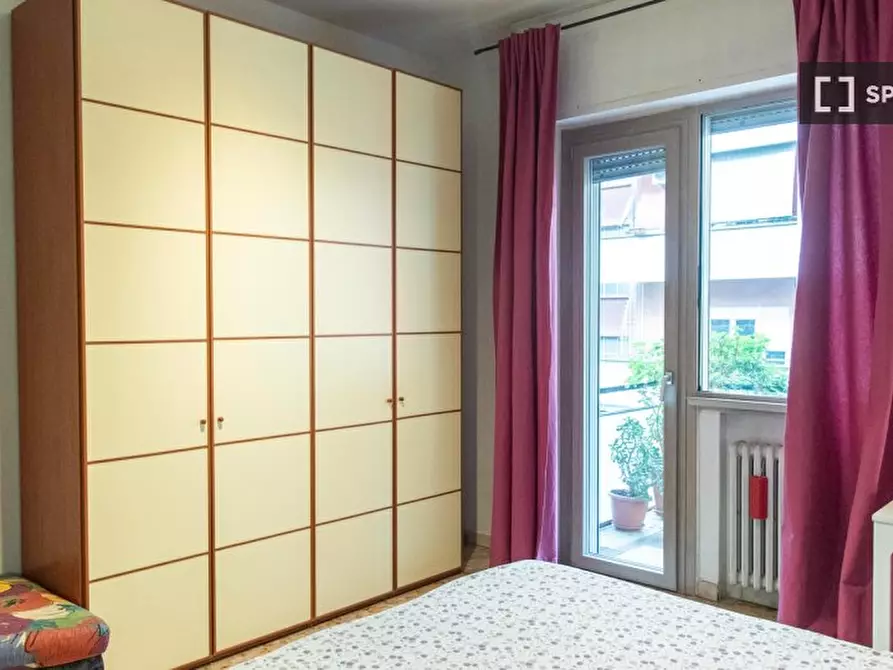 Immagine 2 di Camera condivisa in affitto  in Via Tuscolana a Roma