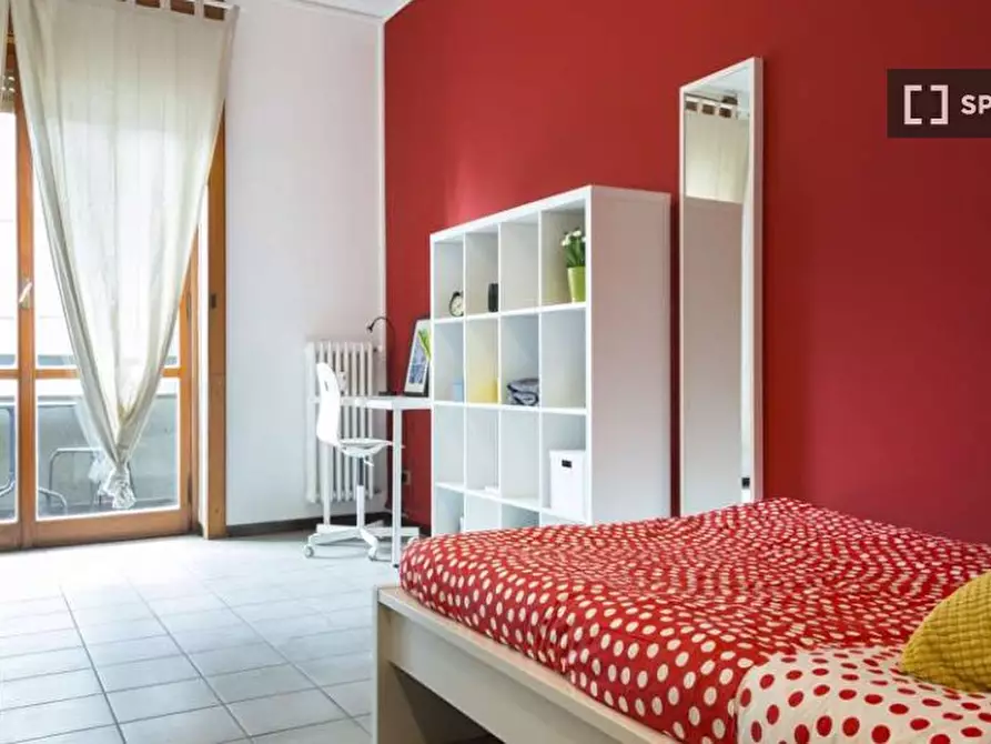 Immagine 1 di Camera condivisa in affitto  in Via Francesco Arese a Milano