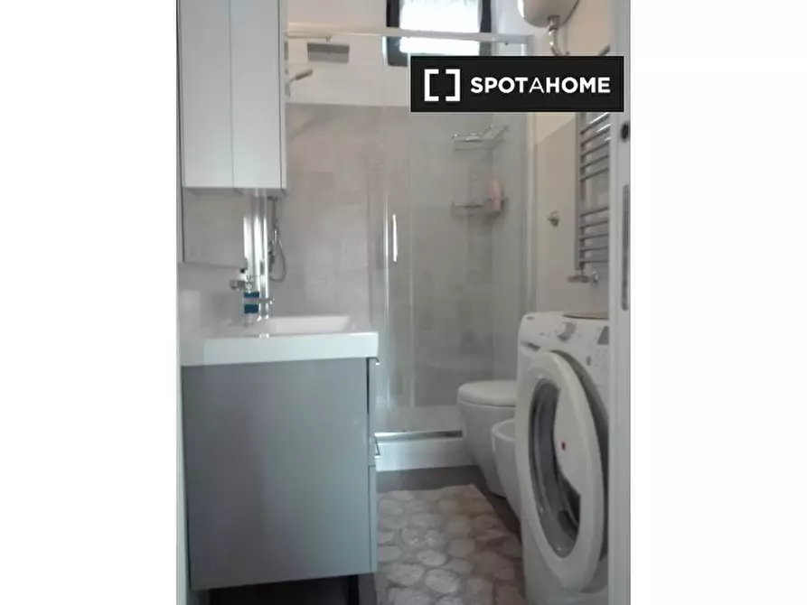 Immagine 5 di Appartamento in affitto  in Via Gambasca a Roma